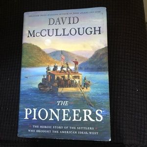 🍎🇺🇸The Pioneers Hardback Book - 672  $12 or 🎉